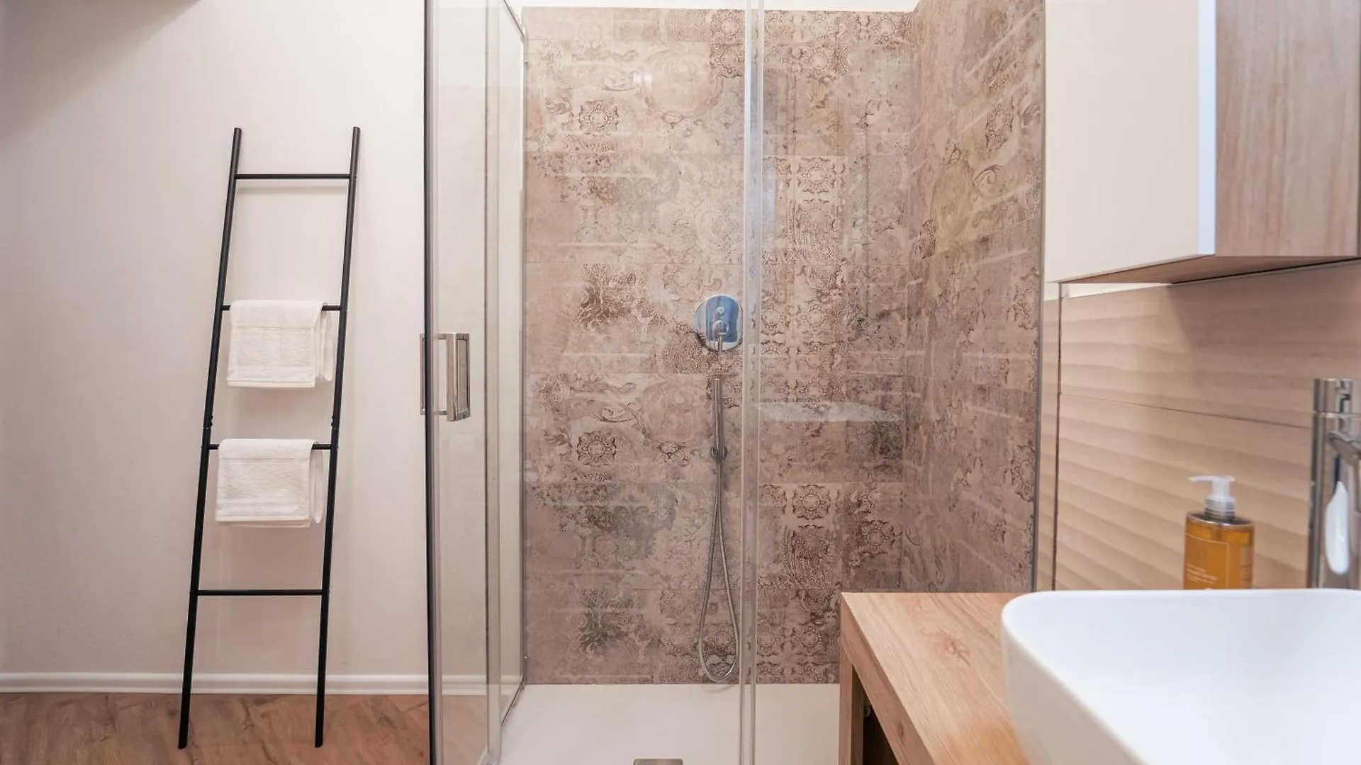 Modern Design Apartment In Historical City Center Κατάνια