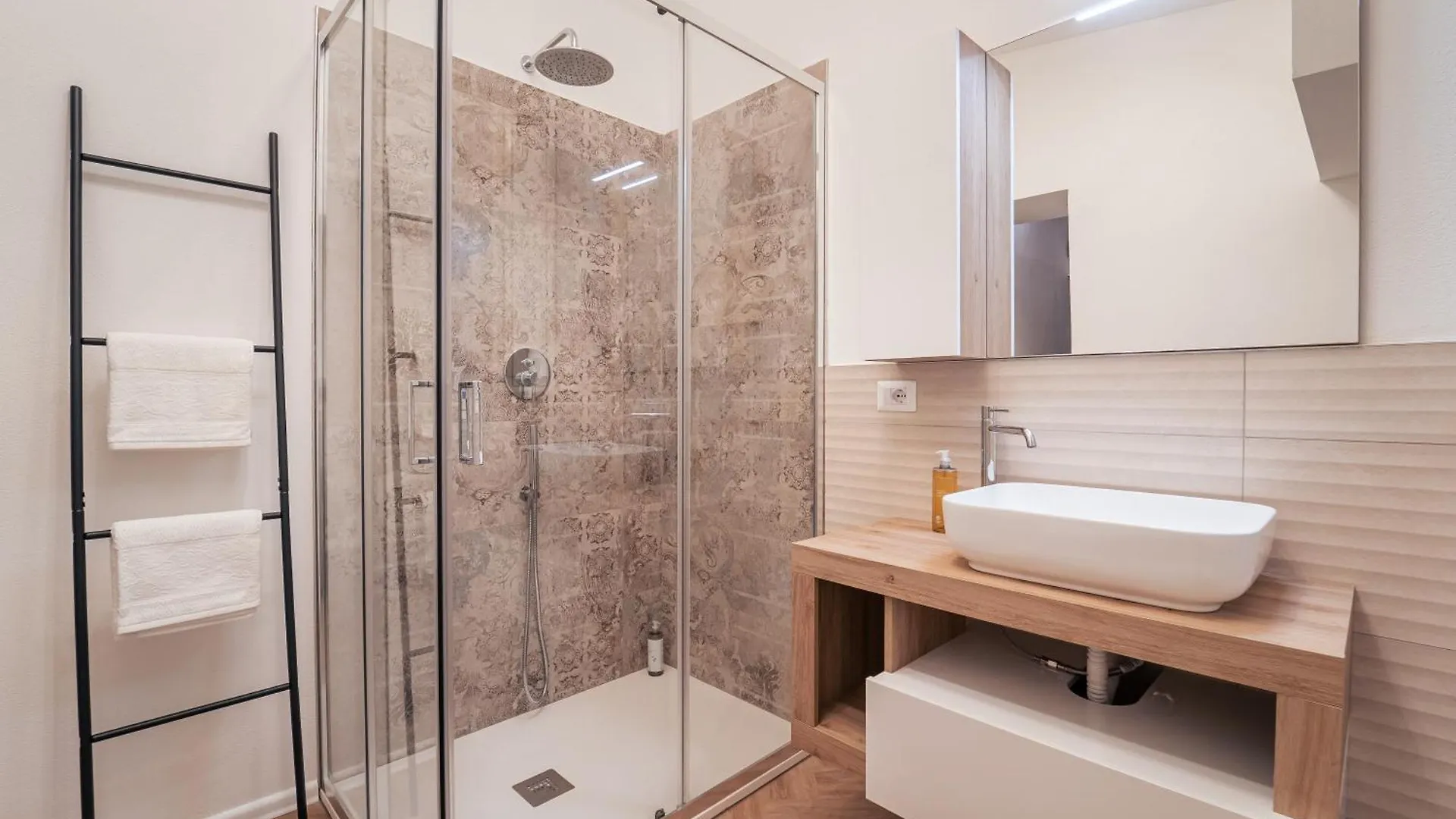 Modern Design Apartment In Historical City Center Κατάνια 0*,  Ιταλία