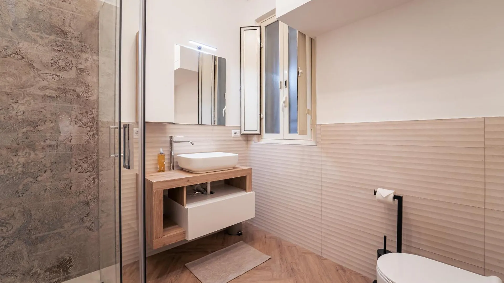 Modern Design Apartment In Historical City Center Κατάνια