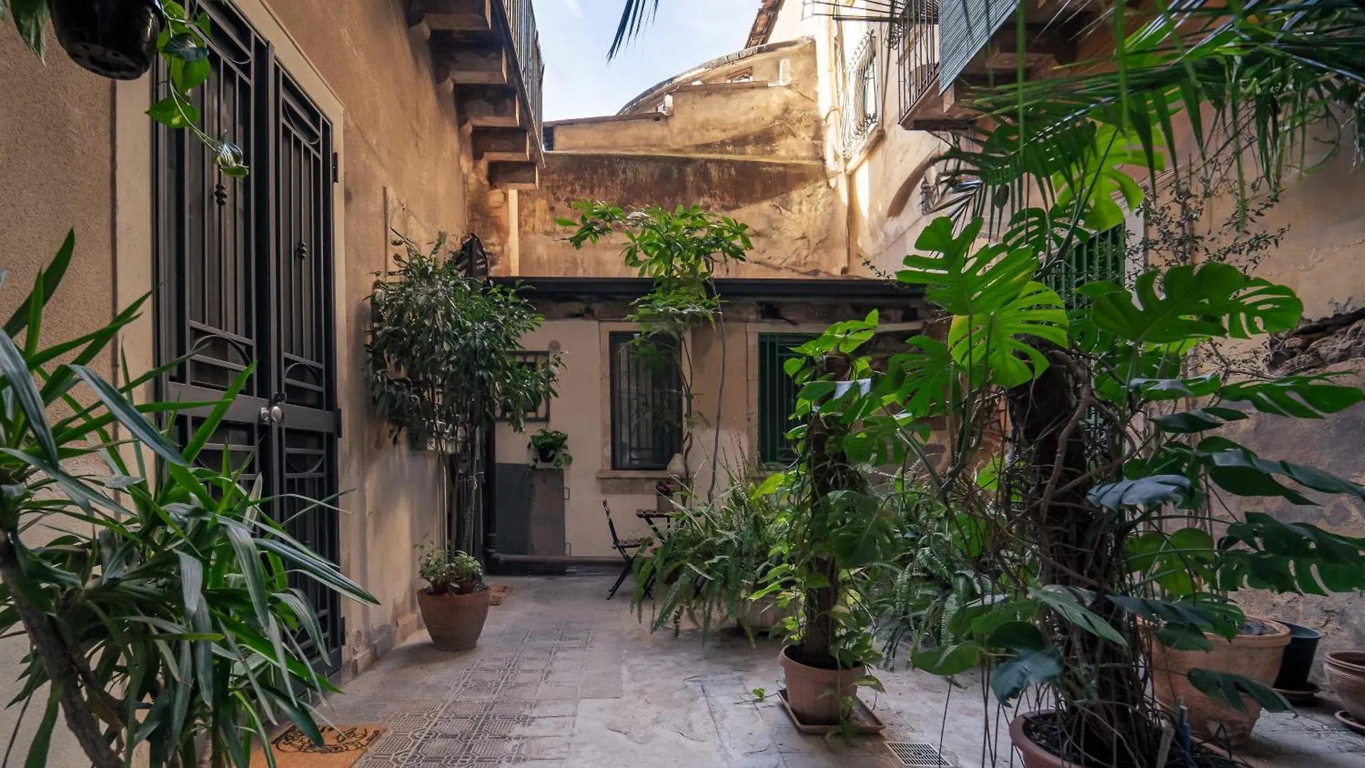 Modern Design Apartment In Historical City Center Κατάνια